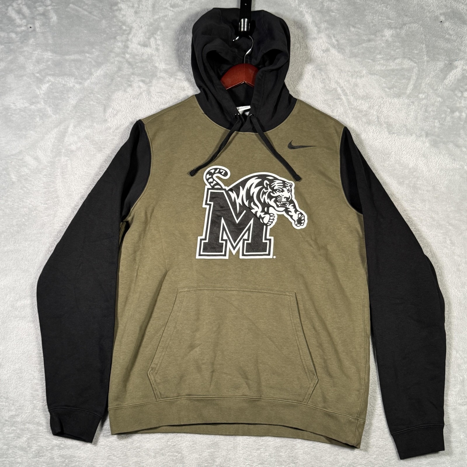 Memphis Tigers Hoodie Mens Medium Ncaa Basketball Nike Pullover Tiger Basketball